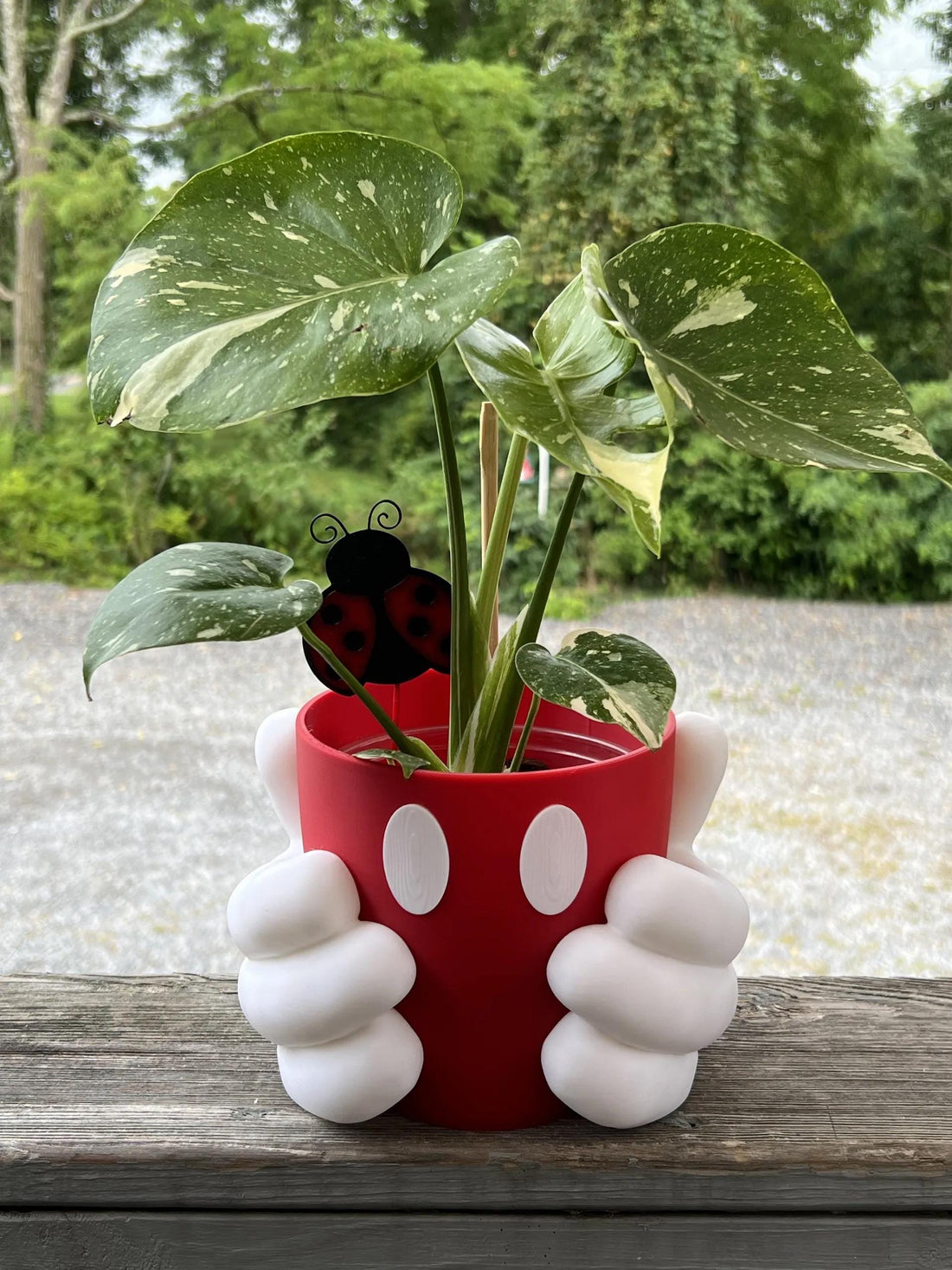 Unique Mickey Hands Ceramic Pot for Plants, Modern Home Decor, Fun Disney-Inspired Planter for Indoor Plants, Gift for Disney Lovers