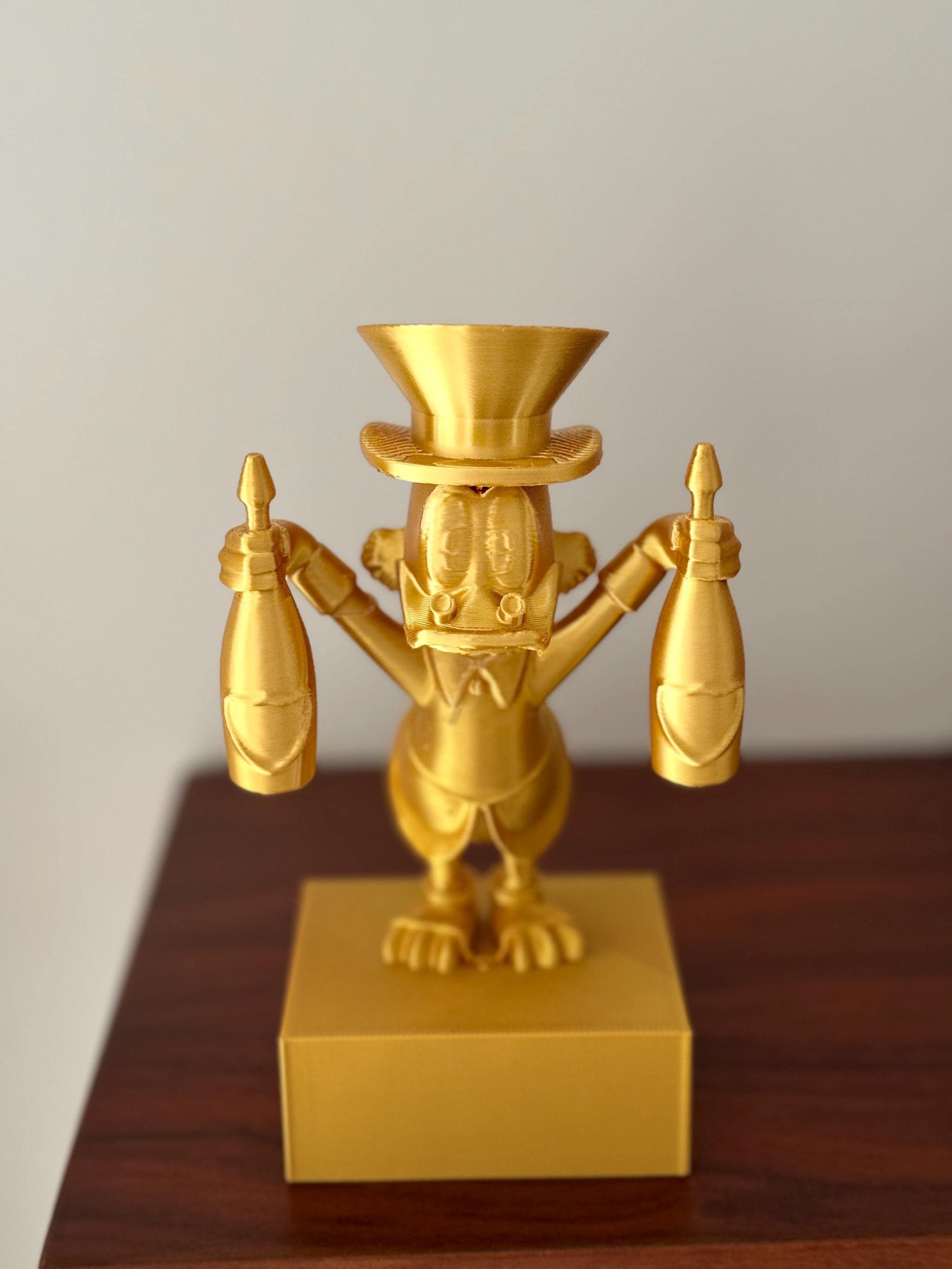 Luxury Gold McDuck Figurine - Elegant Duck Statue Decor for Collectors - Premium Gold Duck Figurine for Home, Office, or Gift Display