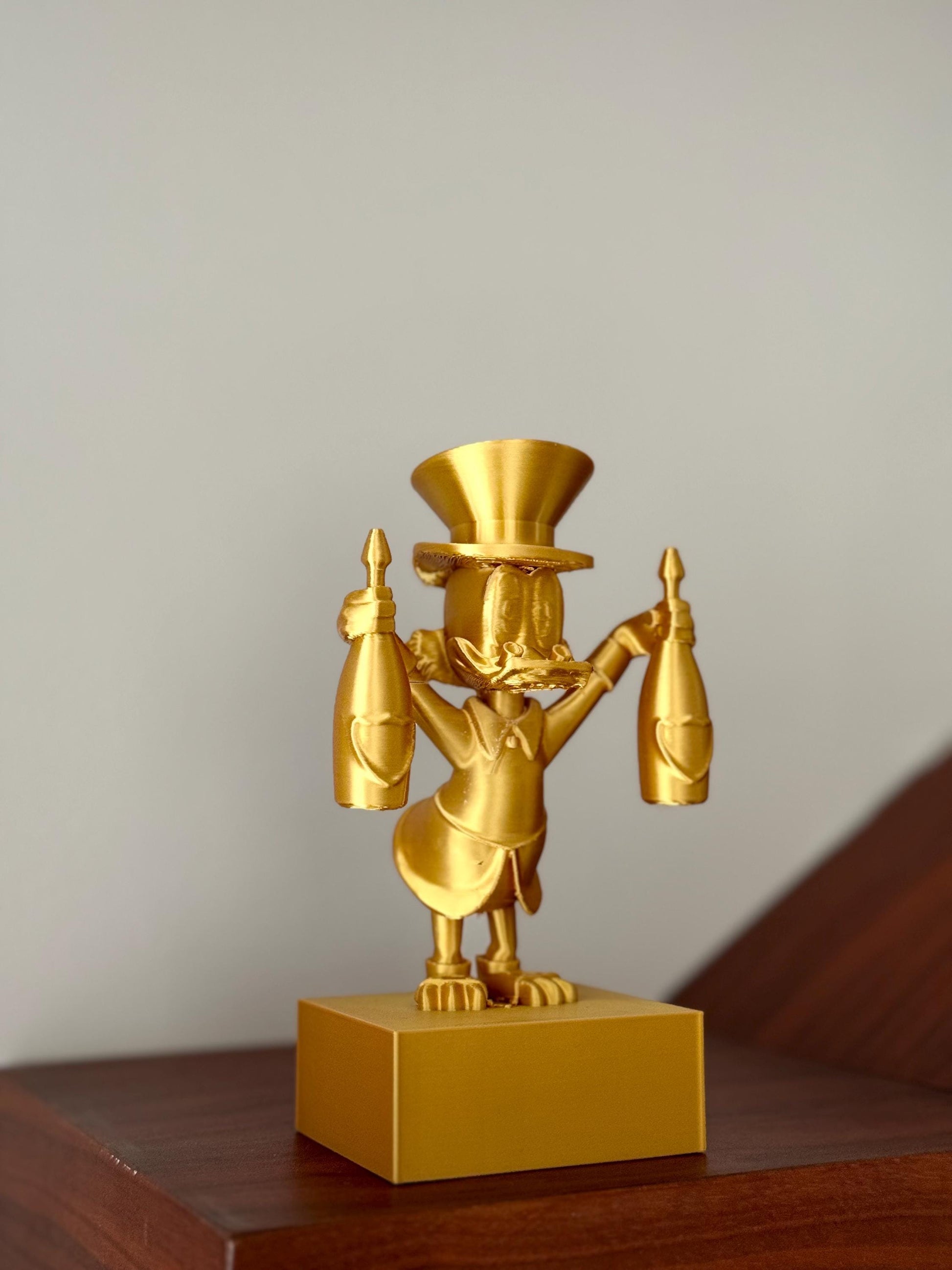 Luxury Gold McDuck Figurine - Elegant Duck Statue Decor for Collectors - Premium Gold Duck Figurine for Home, Office, or Gift Display